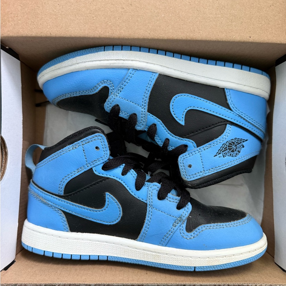 Nike AJ1 Jordan Mid Little Kids Boys University Blue and White Sneakers